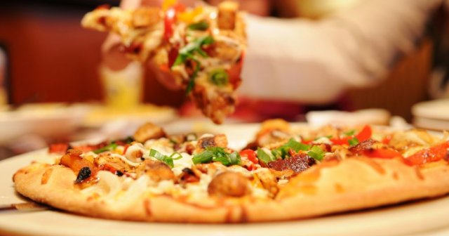 Dukes Pizza Plus in Fowlerville, Michigan, Spreads Holiday Cheer with Christmas in the Ville Parade Specials Dukes Pizza Plus in Fowlerville, Michigan, Spreads Holiday Cheer with Christmas in the Ville Parade Specials